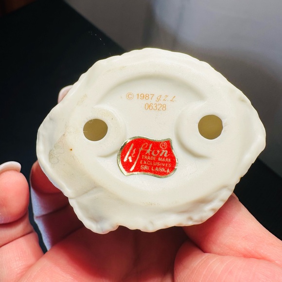 Vintage Lefton Angel Playing Flute - Picture 3 of 6